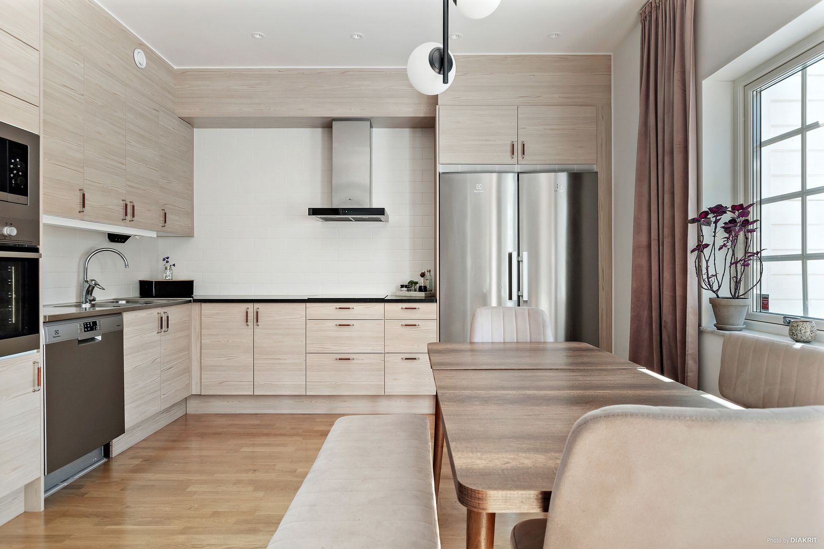 Radhus, Vattenhindersgatan 12a, Lanna/Vintrosa, Lekeberg