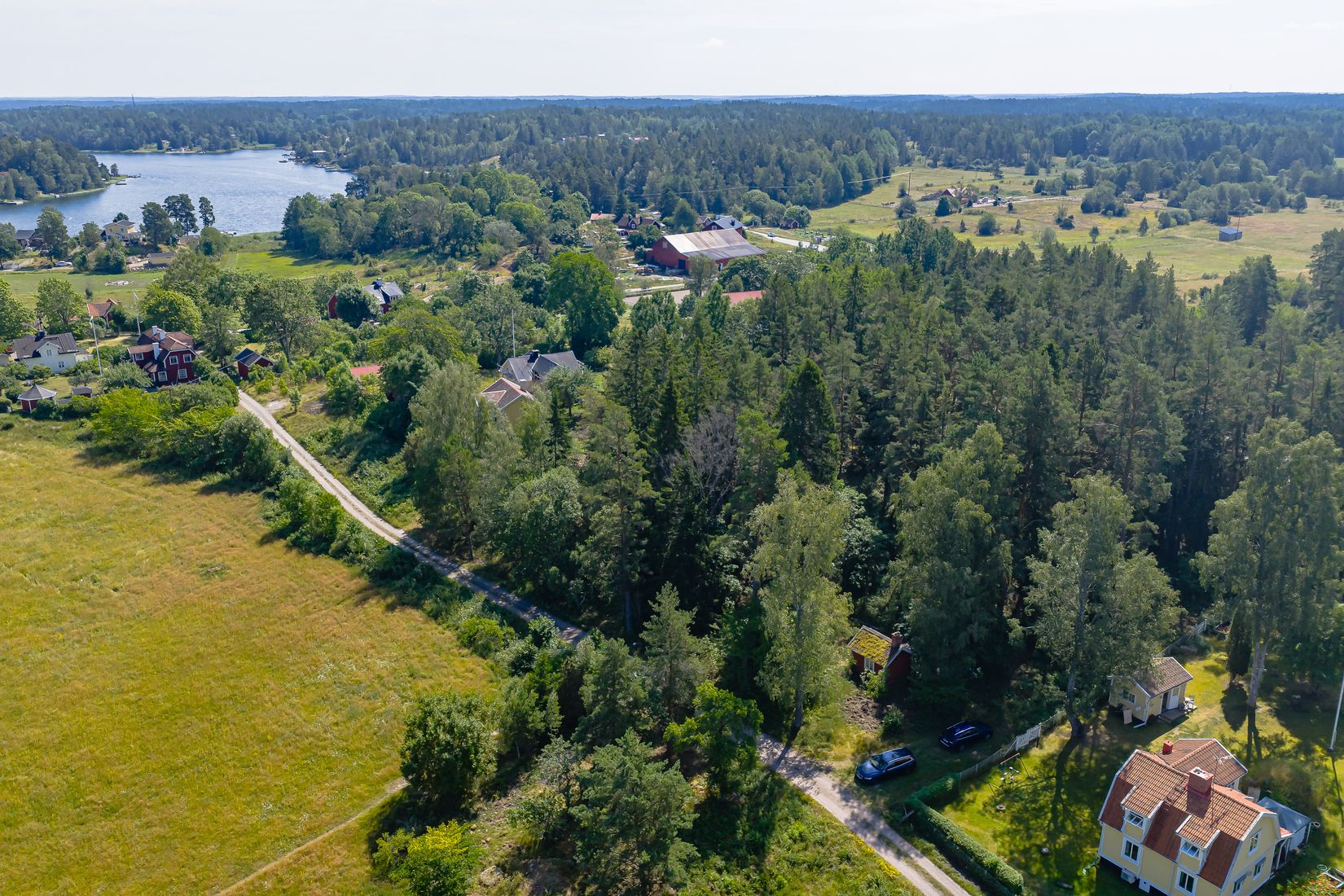 Tomt, Två prisvärda tomter i idylliska Bolby, Ljusterö – Lantligt läge med utsikt över ängarna, Österåker