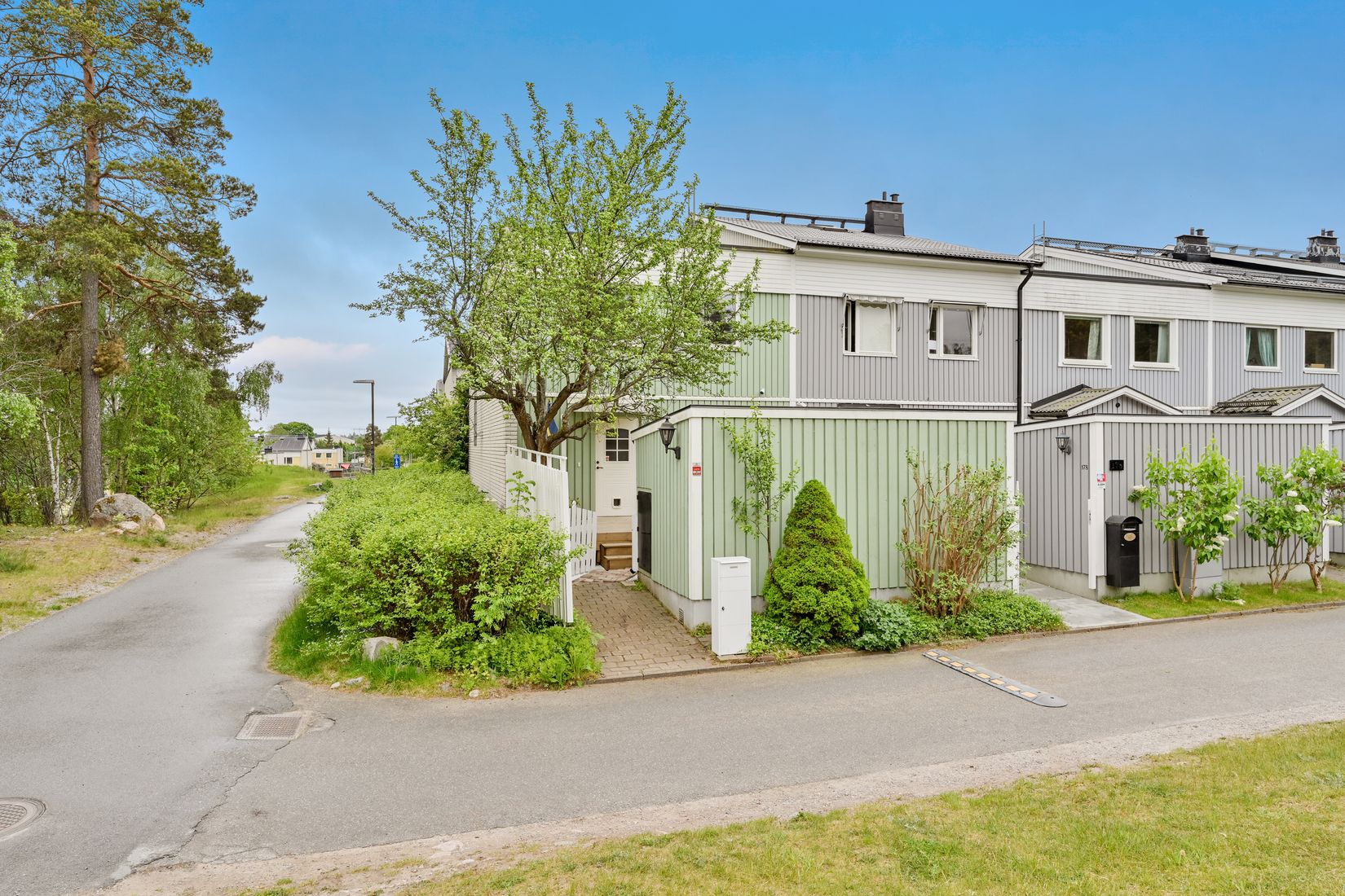 Radhus, Ryavägen 180, Sollentuna