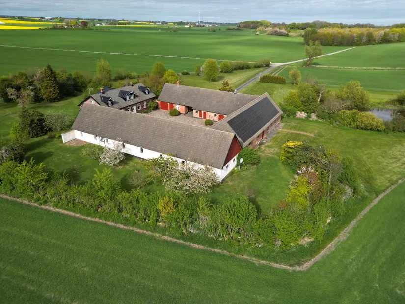 Villa, Gård/Skog, Klockaregårdsvägen 15, Borrby, Simrishamn