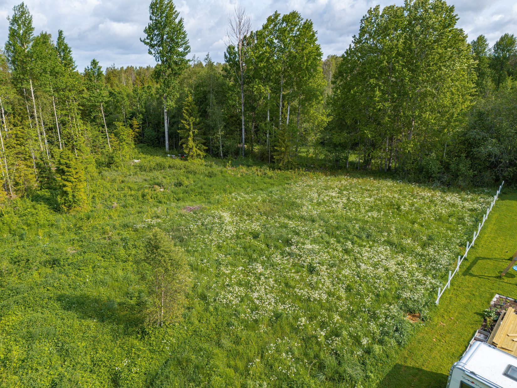 Tomt, Hässelgärdet 526, Kumla