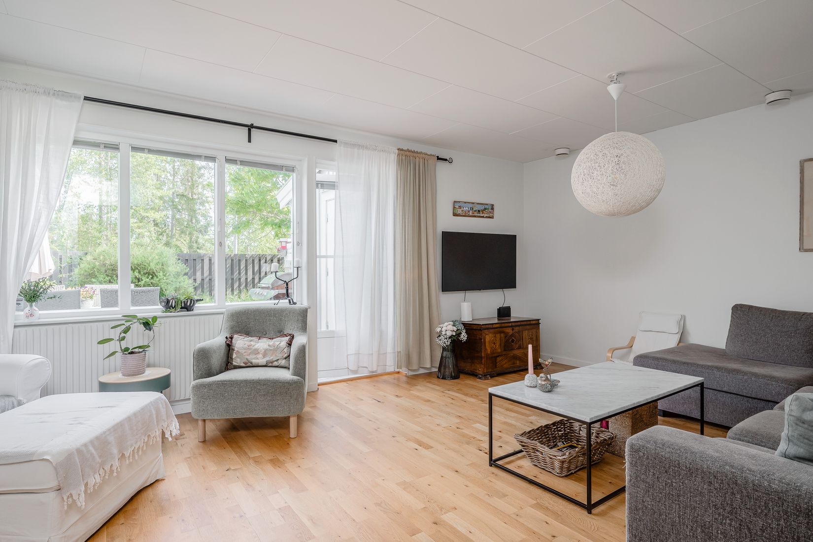 Bostadsrätt, Radhus, Engelbrektsvägen 83, Haga, Vallentuna