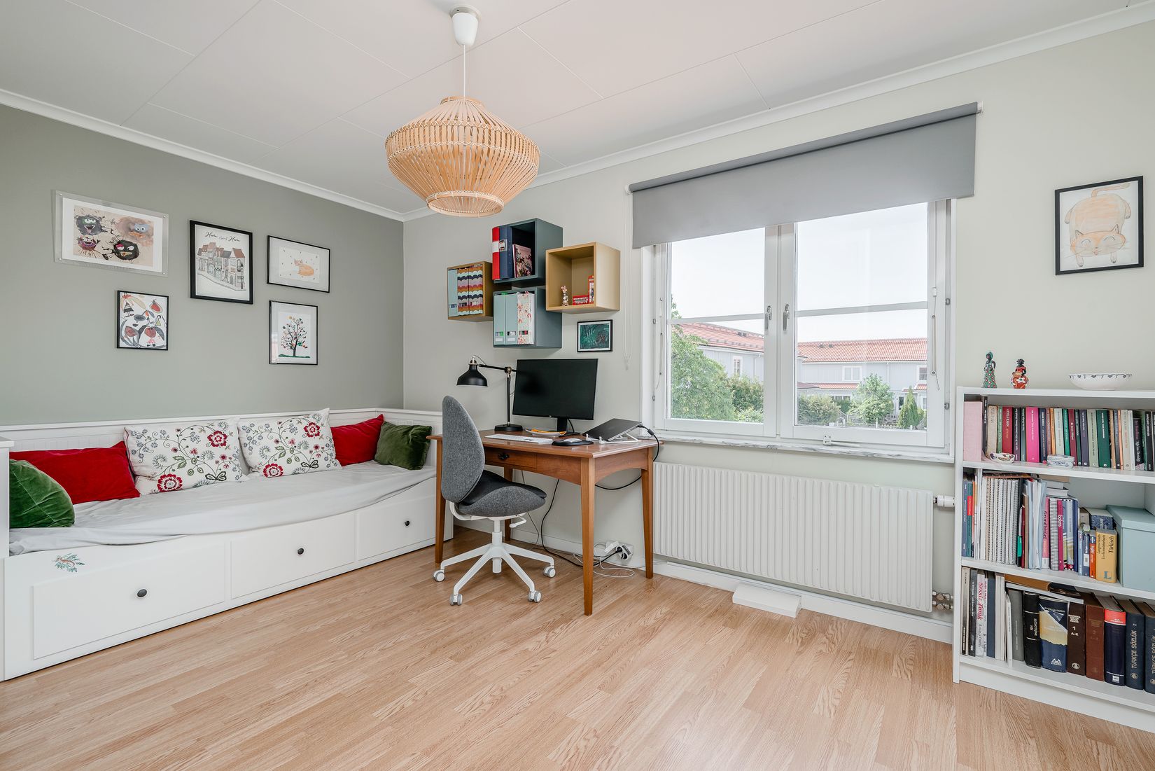 Bostadsrätt, Radhus, Engelbrektsvägen 83, Haga, Vallentuna