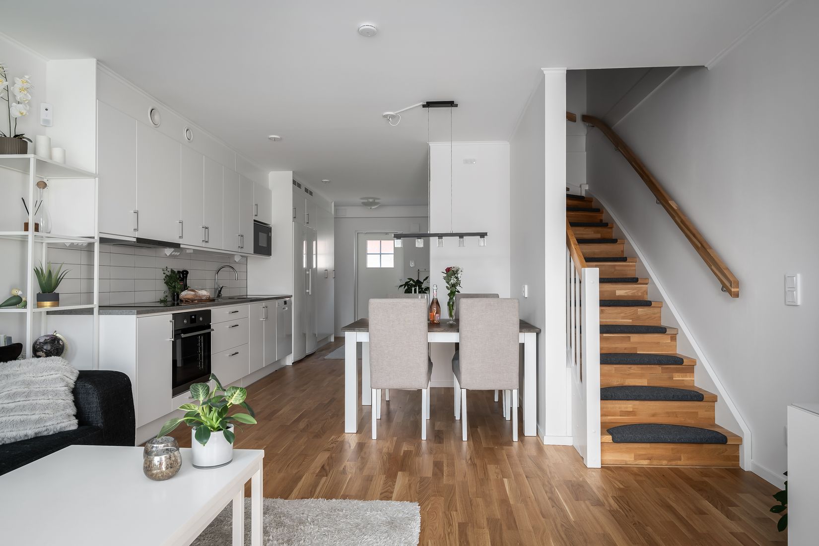 Radhus, Åkertegen 2B, Segersäng, Nynäshamn