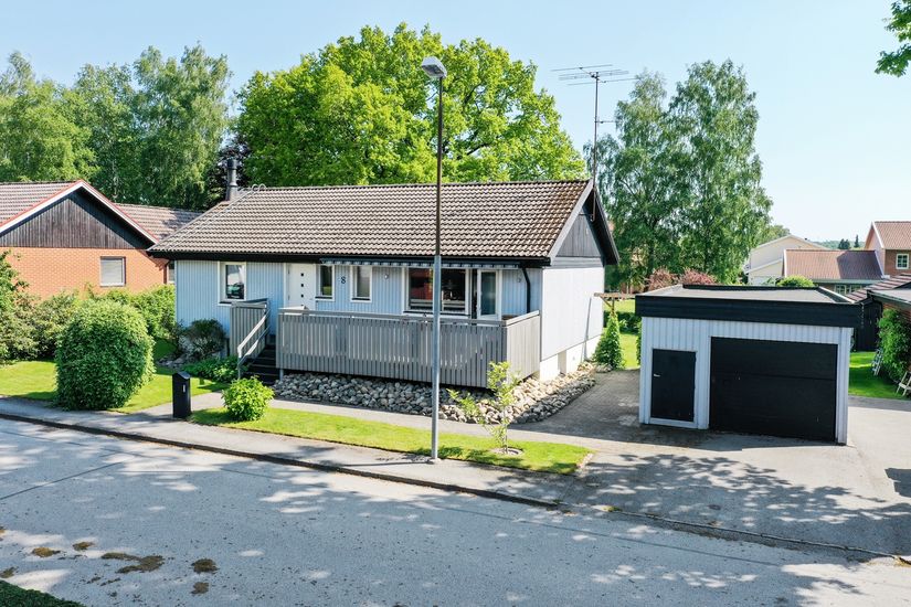 Villa, Kaptensgatan 8, Höör - Centralt, Höör