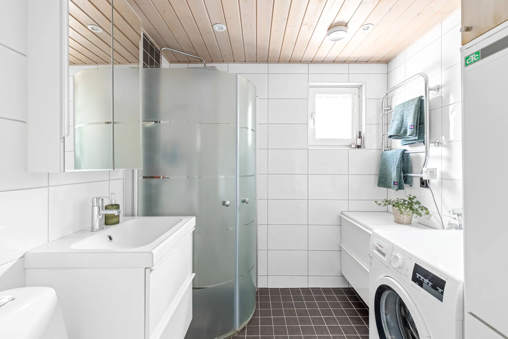 Radhus, Jupitergatan 28, Märsta - Östra Steninge, Sigtuna