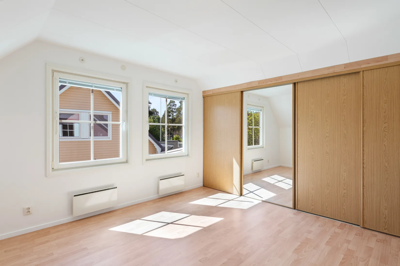 Villa, Linneavägen 5, Centrala Hallstavik, Norrtälje