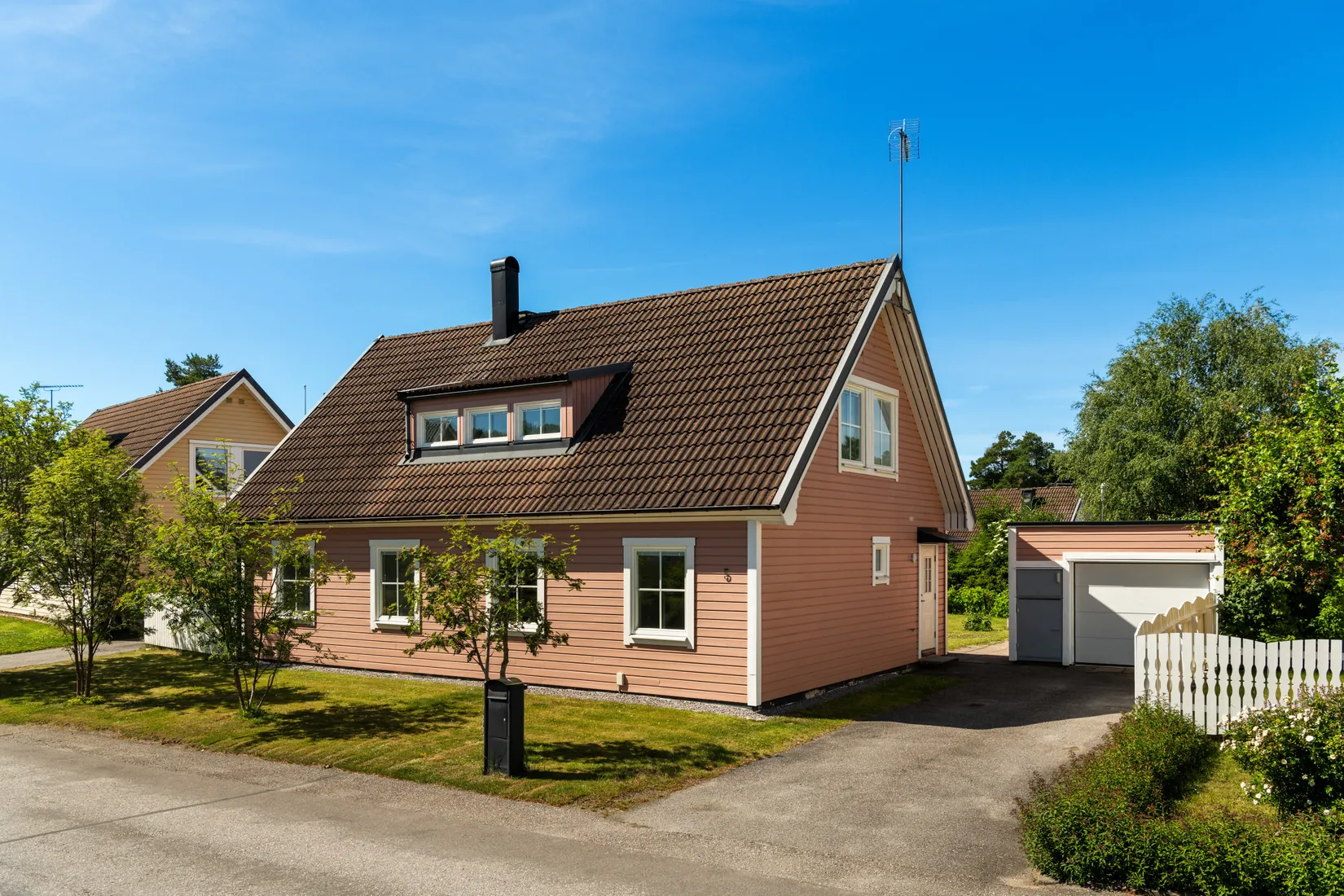 Villa, Linneavägen 5, Centrala Hallstavik, Norrtälje