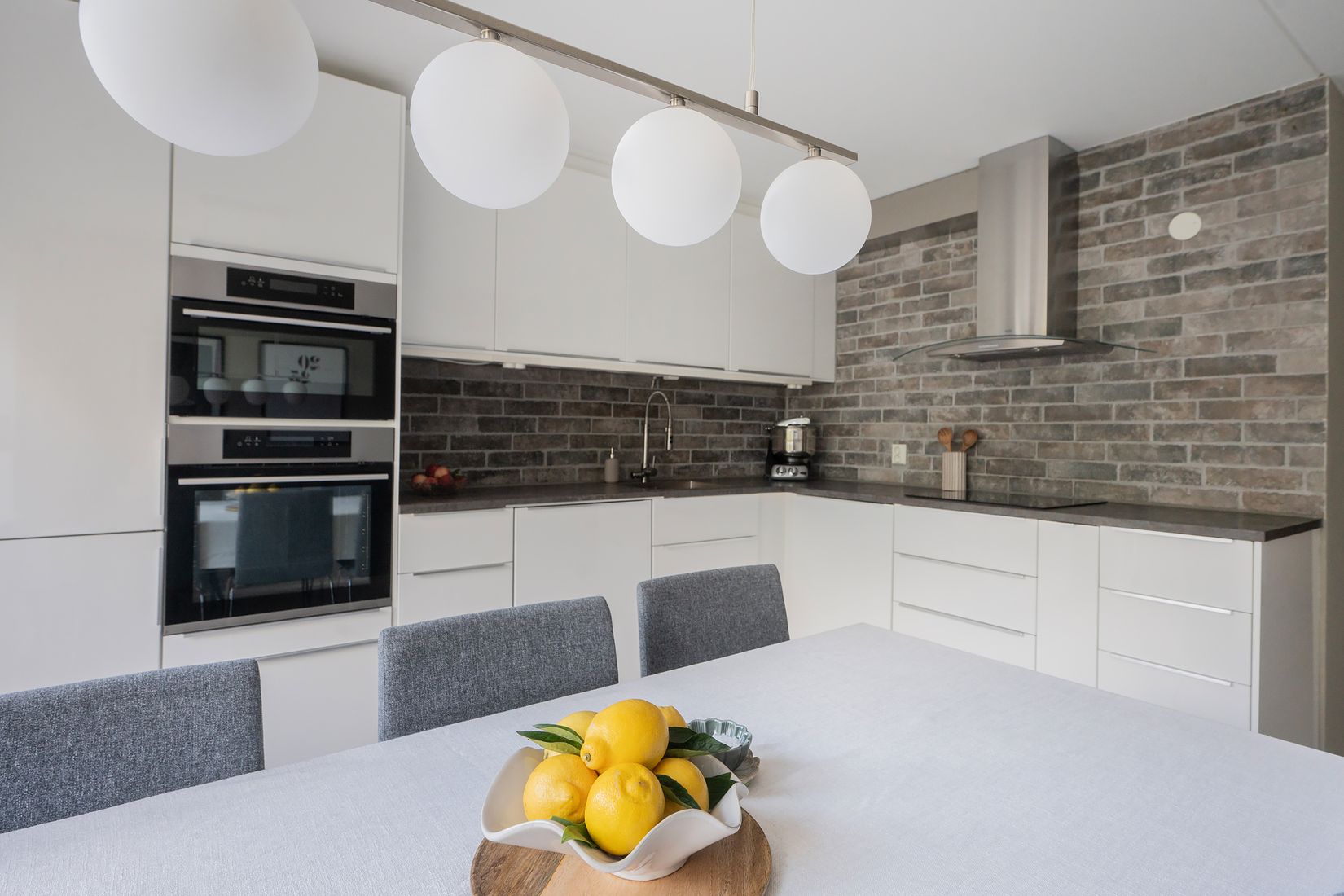 Bostadsrätt, Lillhagsvägen 8, Älvsjöbadet, Stockholm