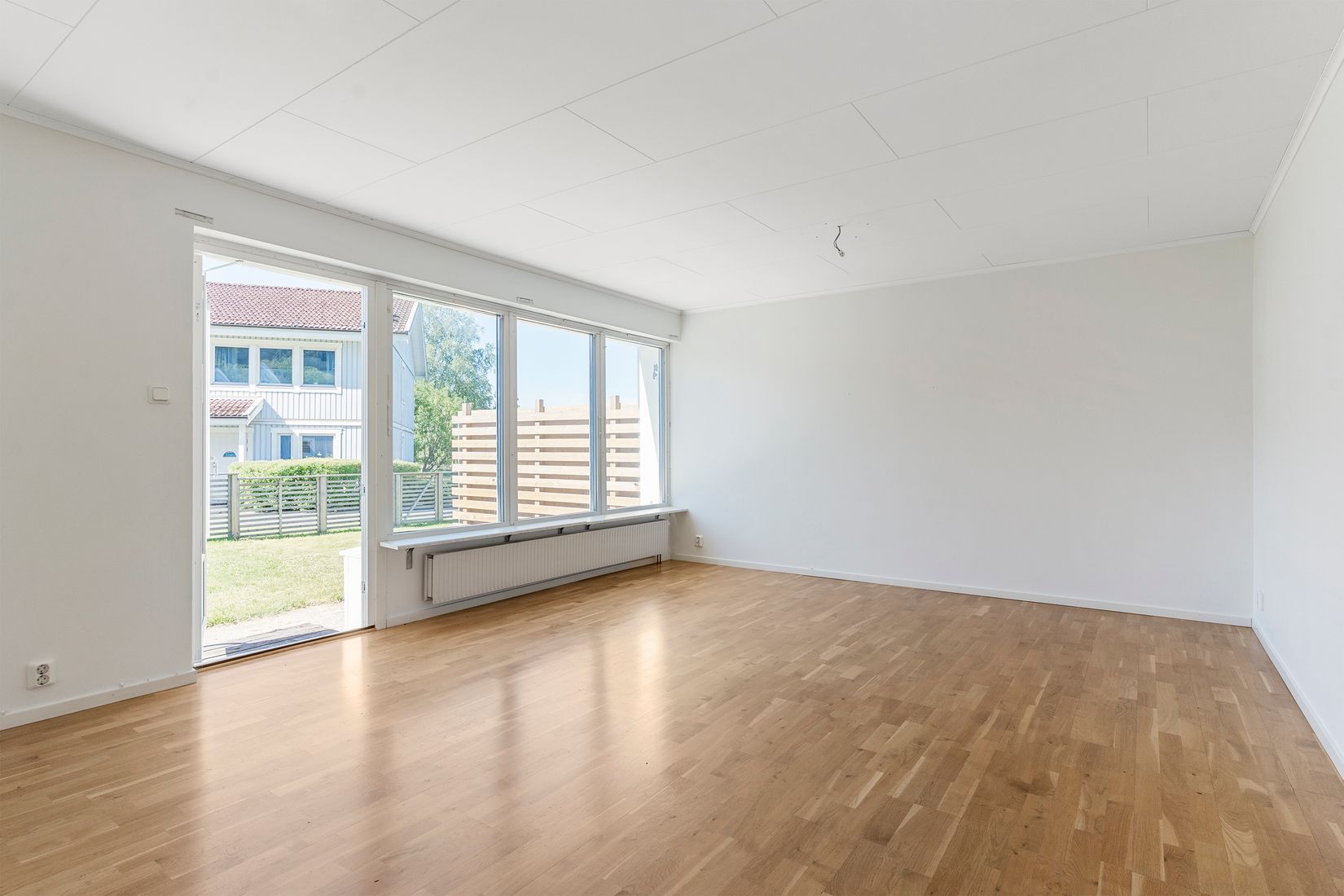 Villa, Radhus, Skillnadsgatan 8D, Lilla Edet Centrum, Lilla Edet