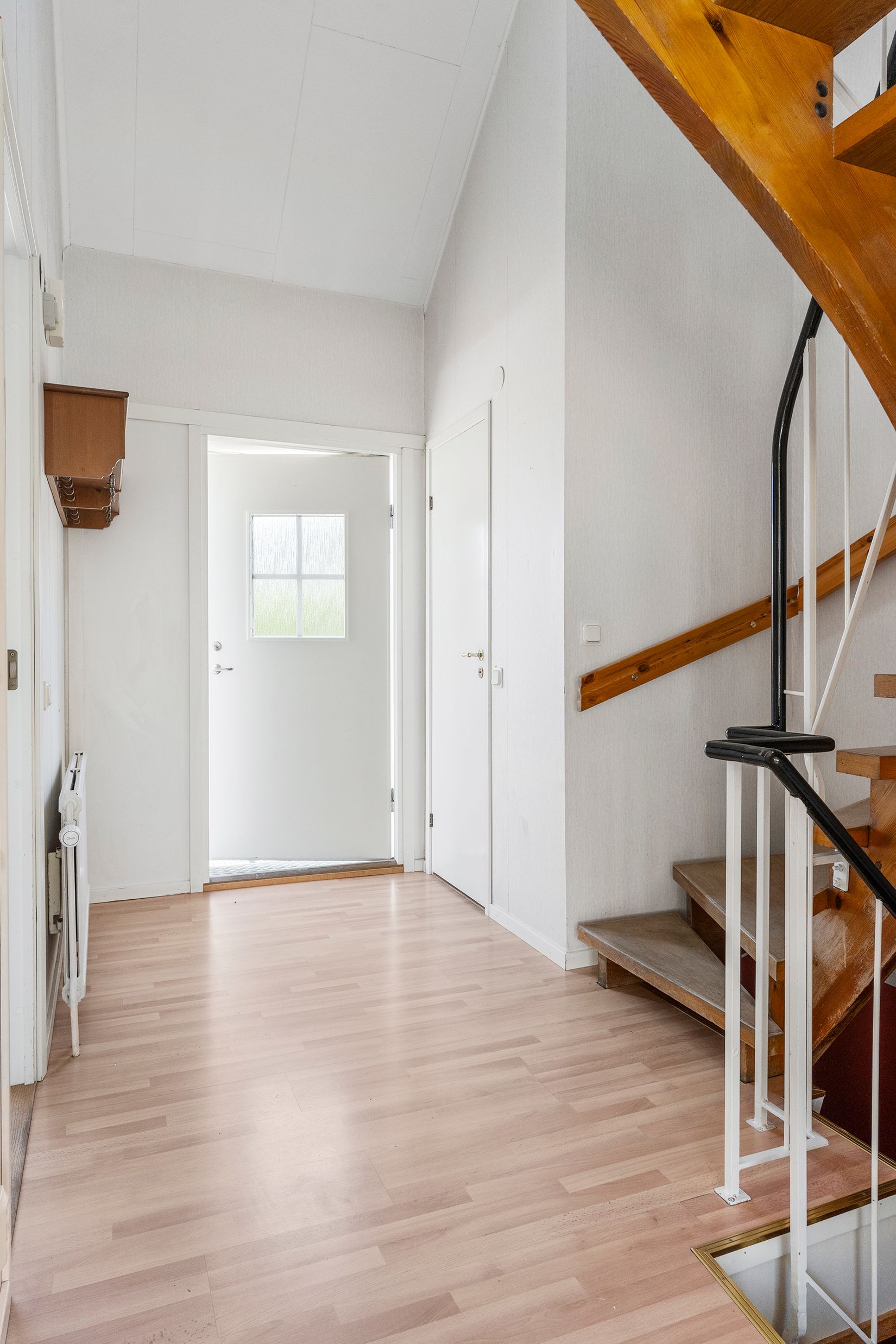 Villa, Radhus, Skillnadsgatan 8D, Lilla Edet Centrum, Lilla Edet