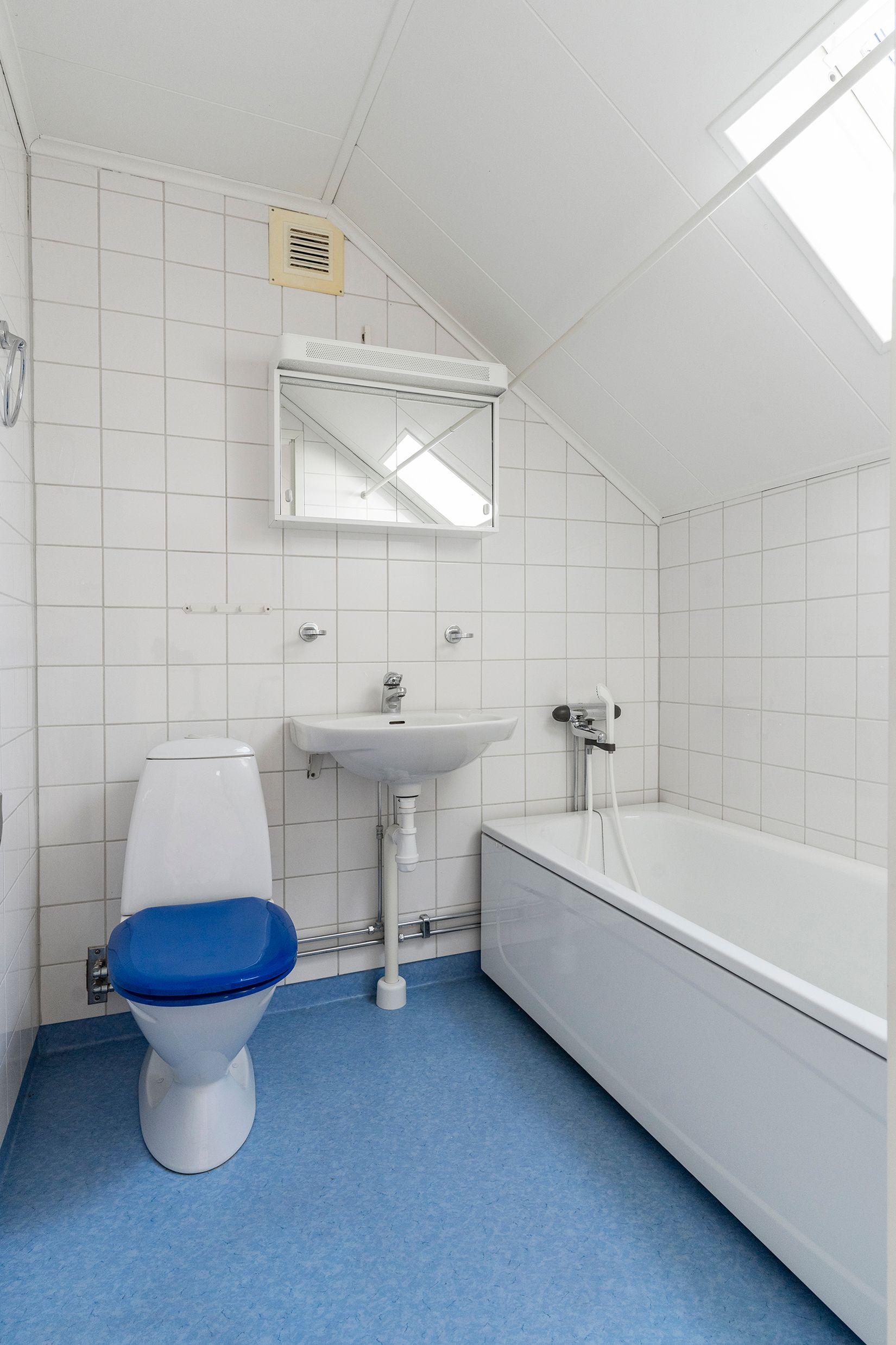 Villa, Radhus, Skillnadsgatan 8D, Lilla Edet Centrum, Lilla Edet