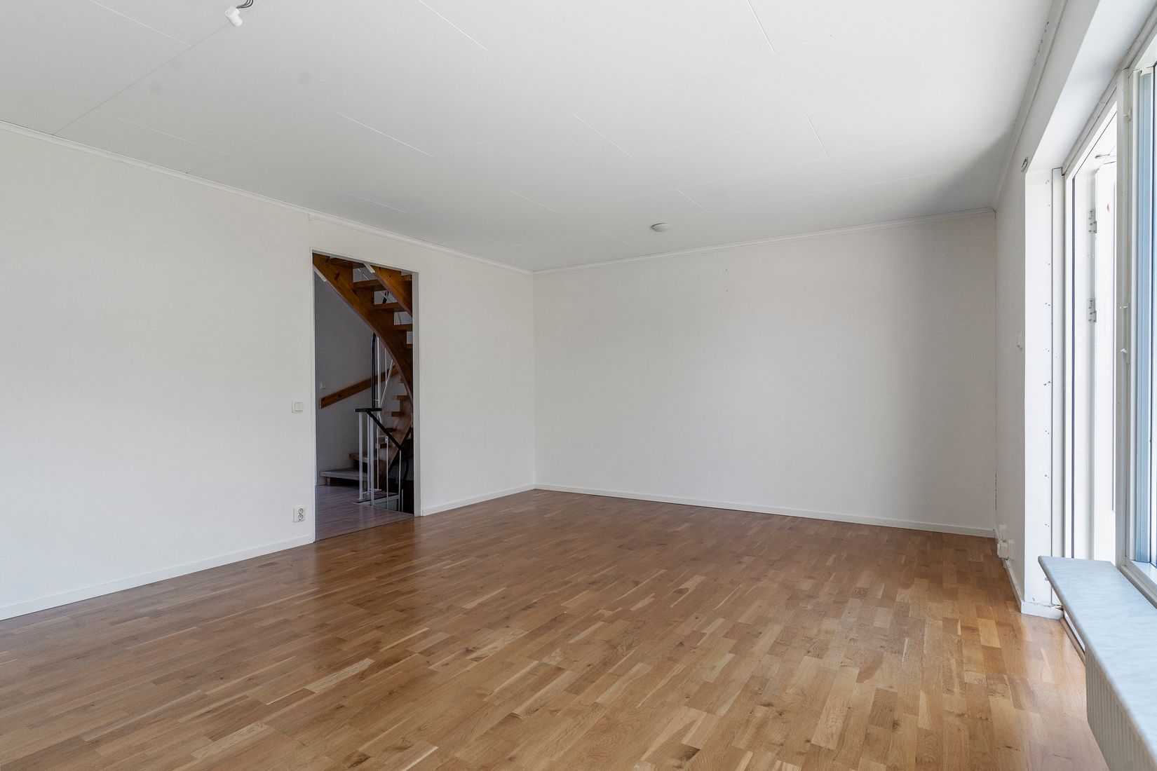 Villa, Radhus, Skillnadsgatan 8D, Lilla Edet Centrum, Lilla Edet