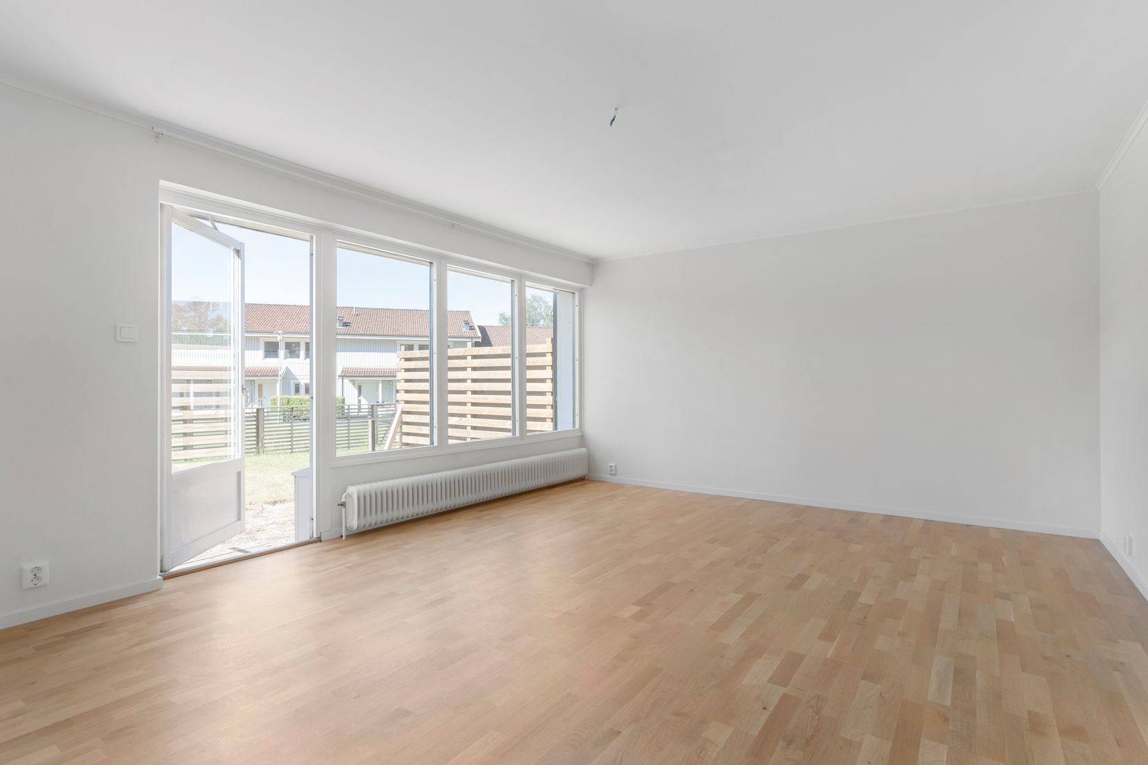 Villa, Radhus, Skillnadsgatan 10B, Lilla Edet Centrum, Lilla Edet