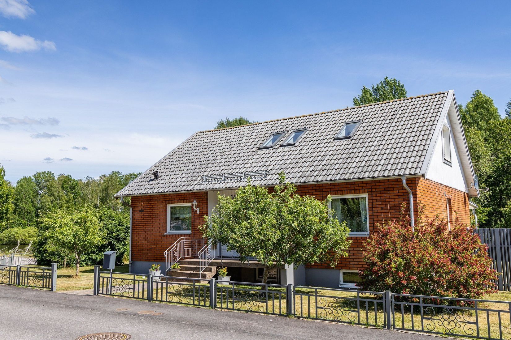 Villa, Bäckgatan 14, Centralt, Emmaboda