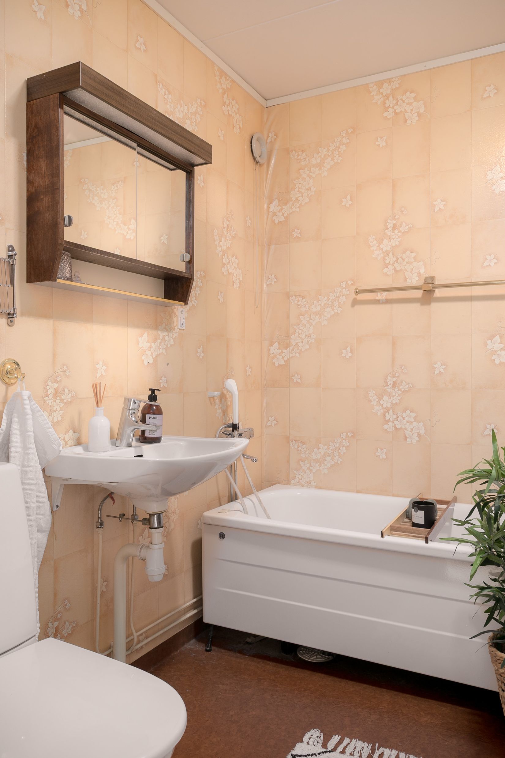 Villa, Radhus, Trädgårdsgatan 24B, Öster, Katrineholm