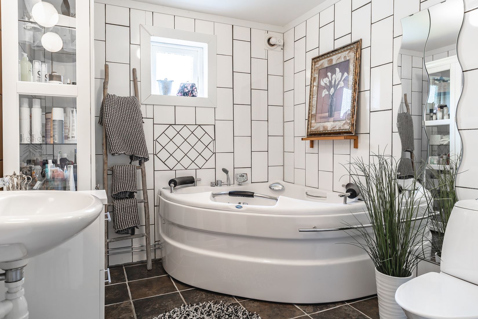 Villa, Hjälmarsnäsvägen 25, Hjälmarsnäs, Kristinehamn