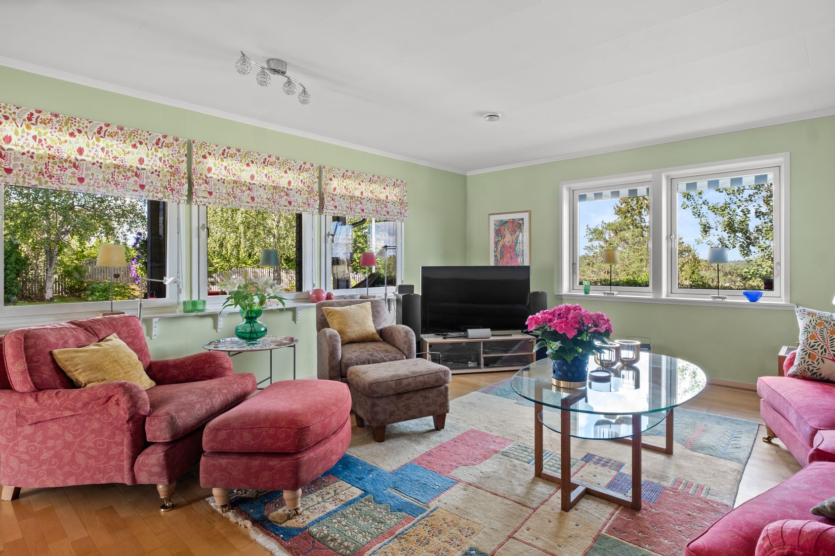 Villa, Junibacken 12, Trollbäcken, Tyresö