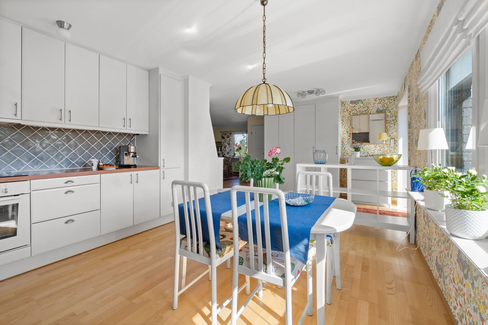 Villa, Junibacken 12, Trollbäcken, Tyresö