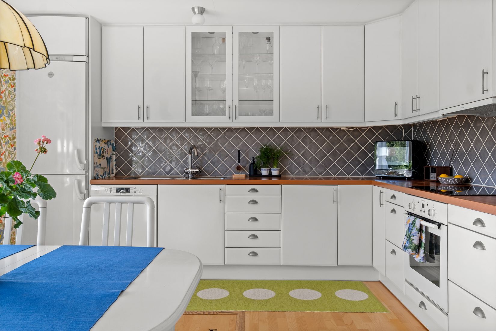 Villa, Junibacken 12, Trollbäcken, Tyresö