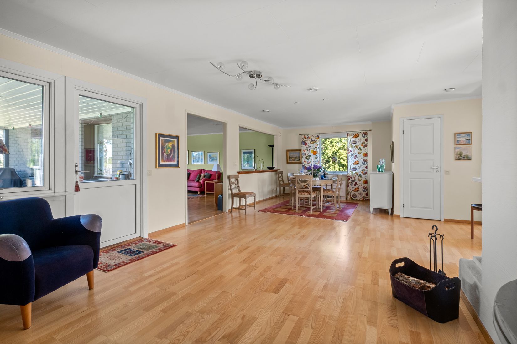 Villa, Junibacken 12, Trollbäcken, Tyresö