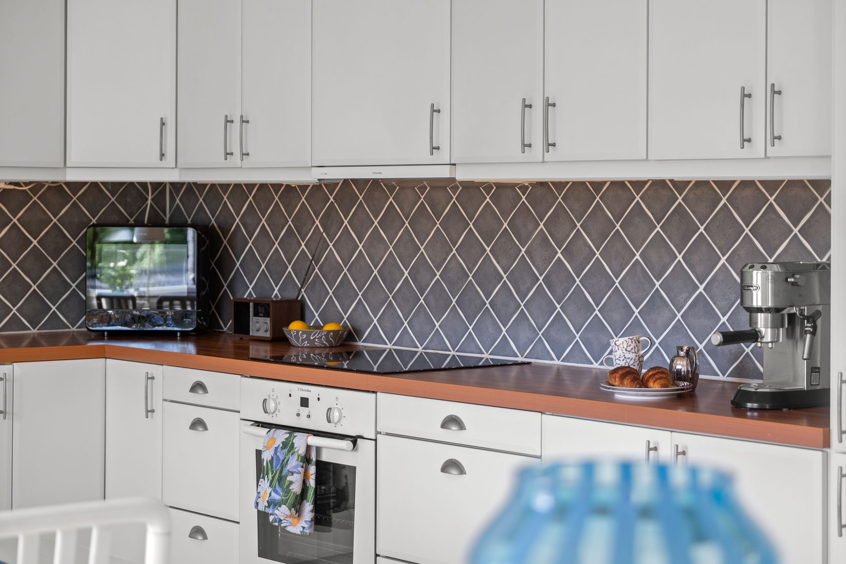 Villa, Junibacken 12, Trollbäcken, Tyresö