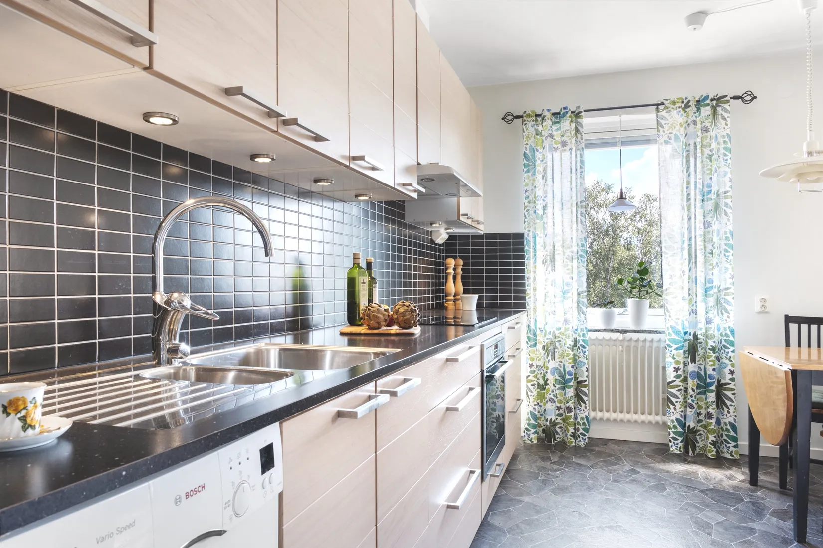 Bostadsrätt, Drottninggatan 49, Centrum, Trollhättan