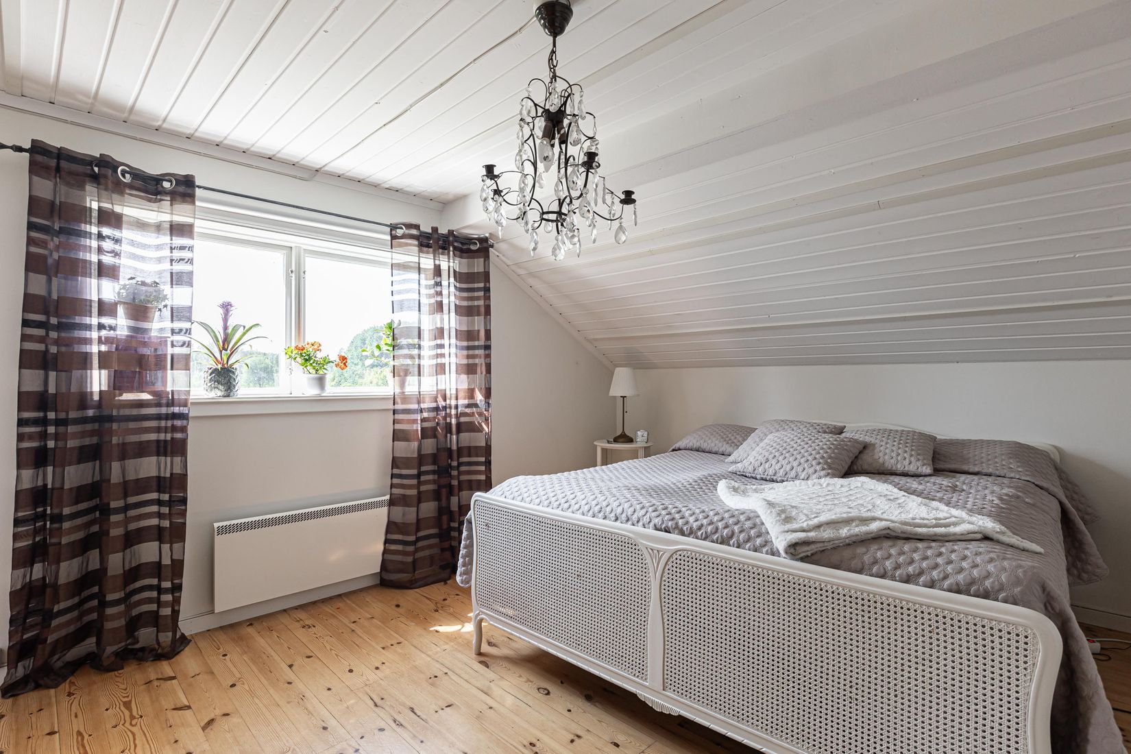 Villa, Nedersta 6, Västerås