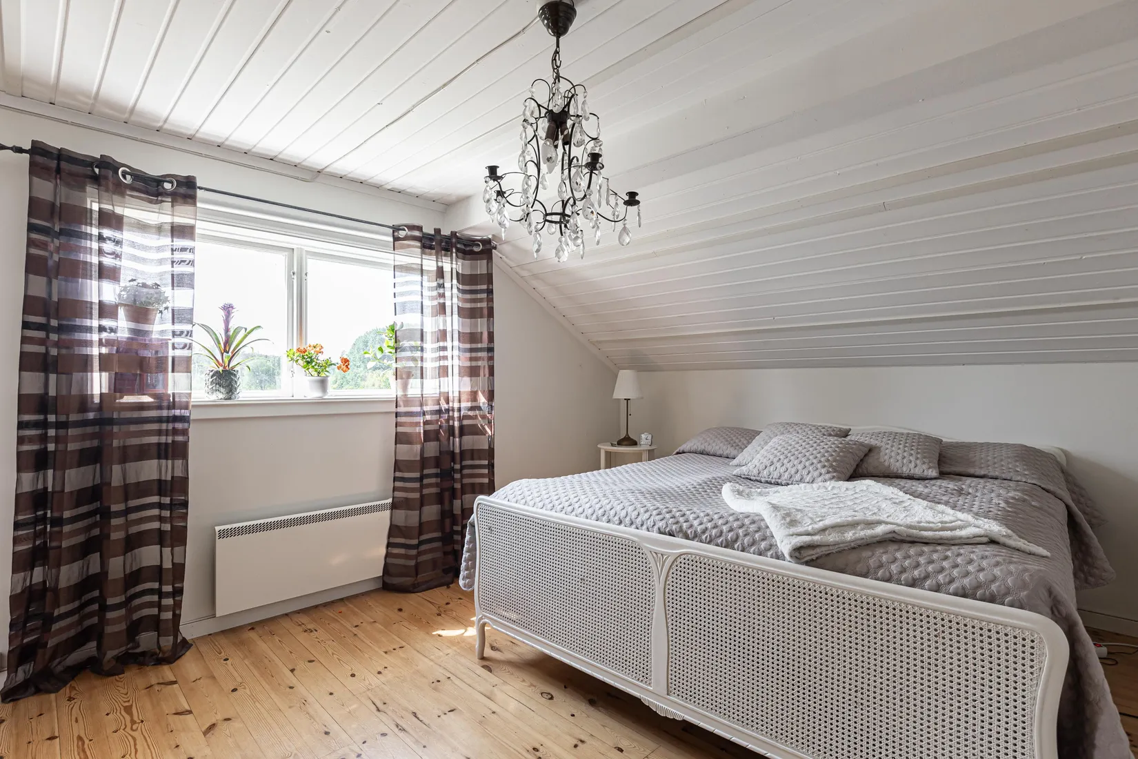 Villa, Nedersta 6, Västerås