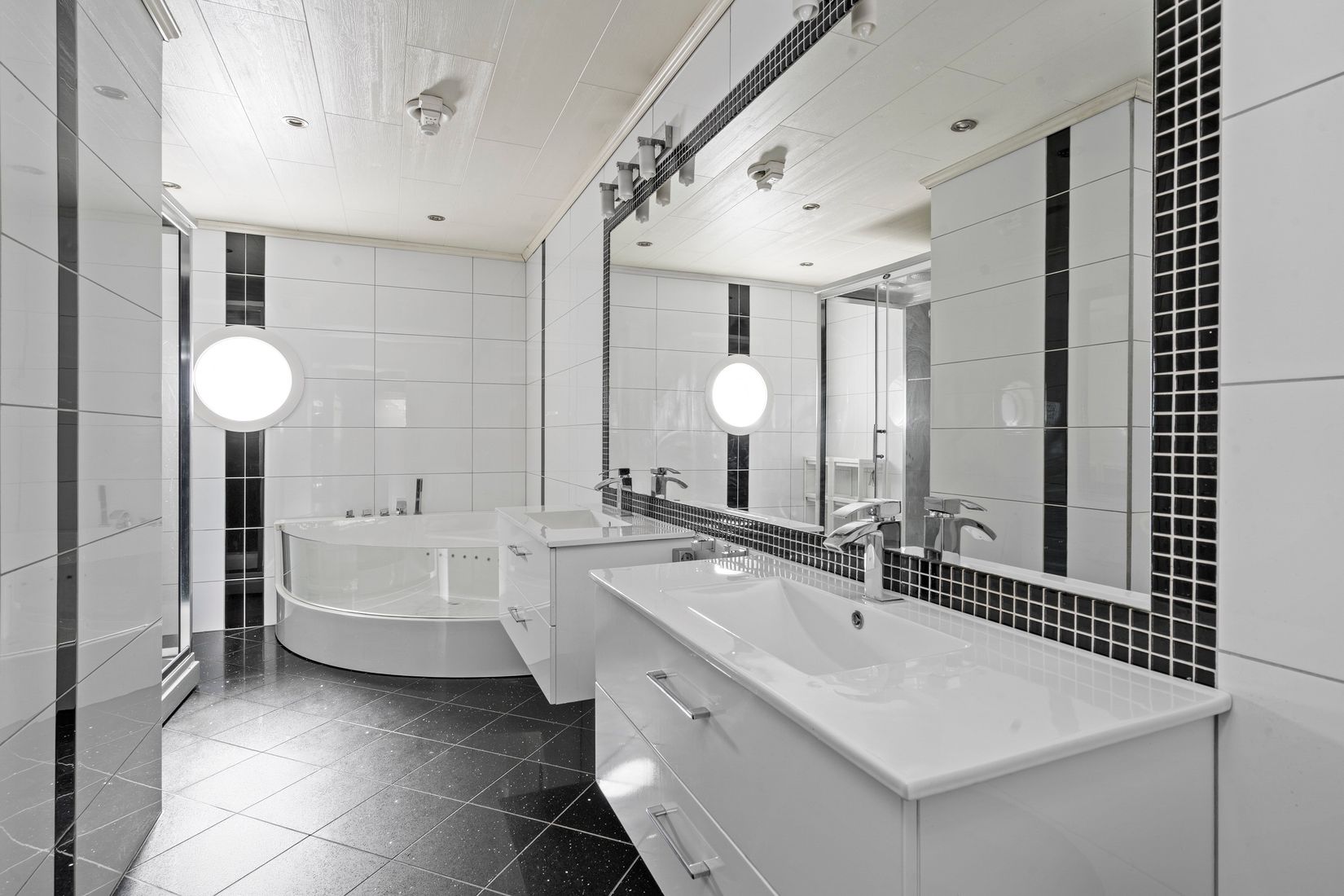 Villa, Källvik Svingen 3, Strömstad