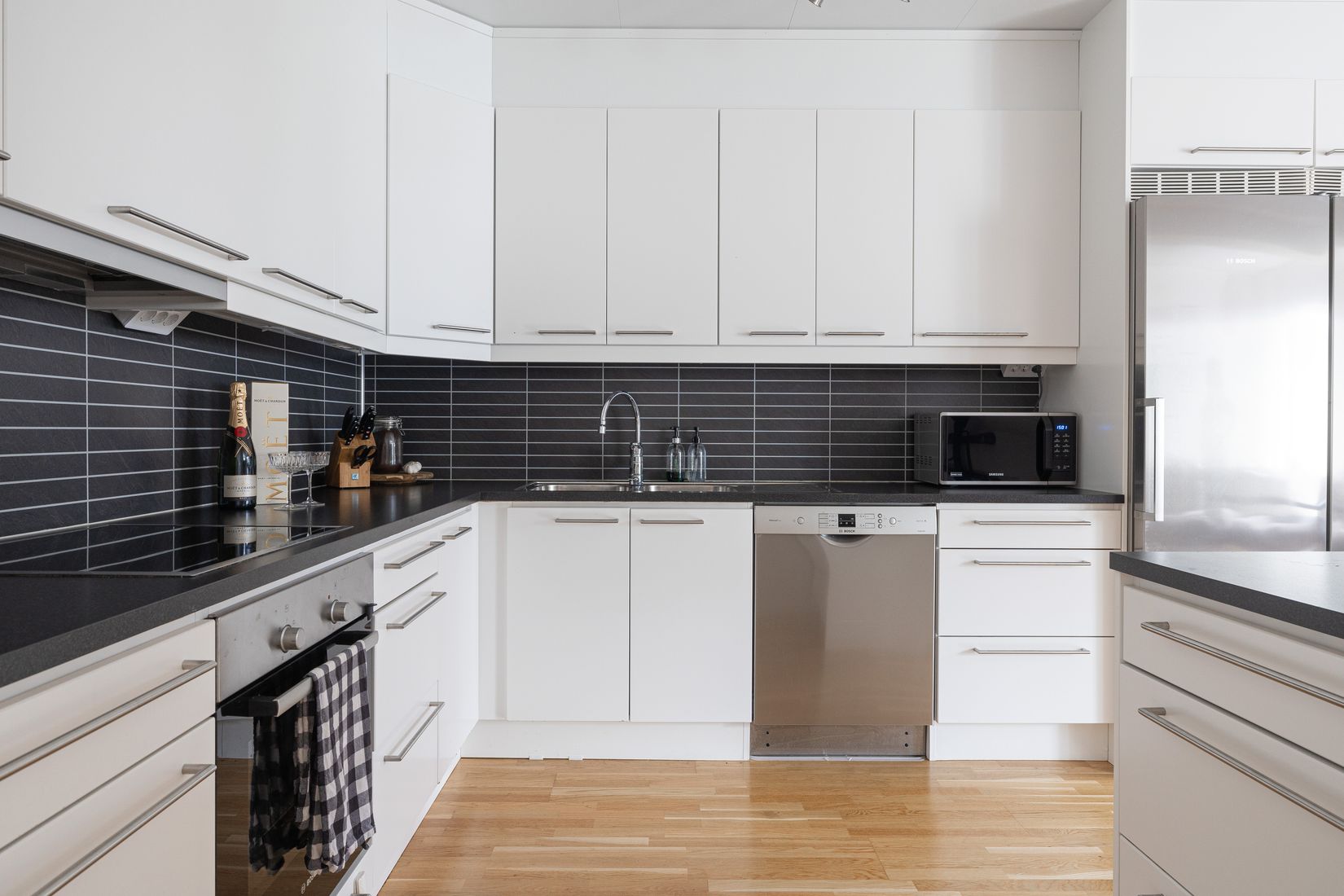 Bostadsrätt, Radhus, Syster Emmas väg 19, Brunnby Park, Upplands Väsby