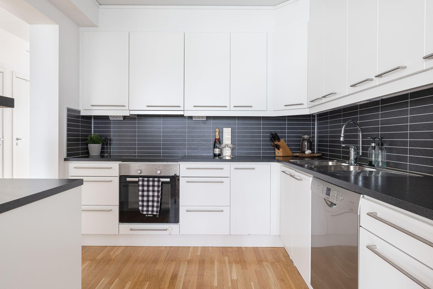 Bostadsrätt, Radhus, Syster Emmas väg 19, Brunnby Park, Upplands Väsby