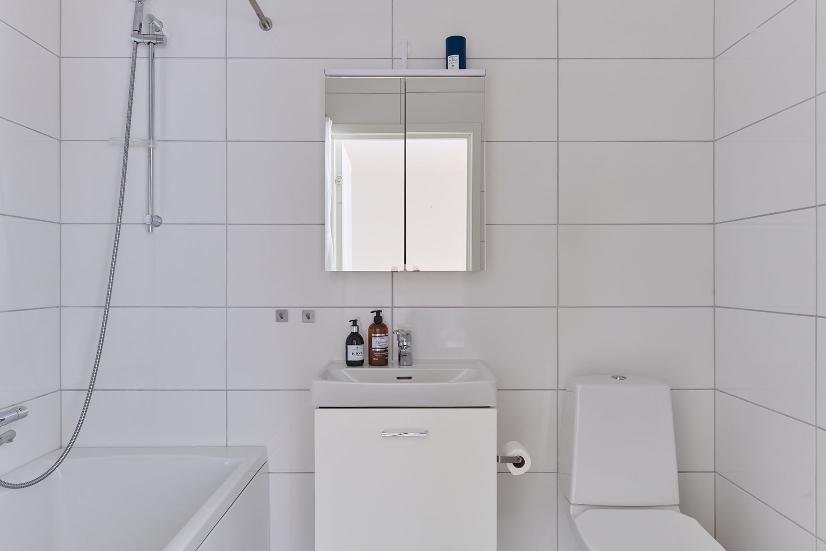 Bostadsrätt, Radhus, Blåhallonvägen 26B, Tosterön, Strängnäs