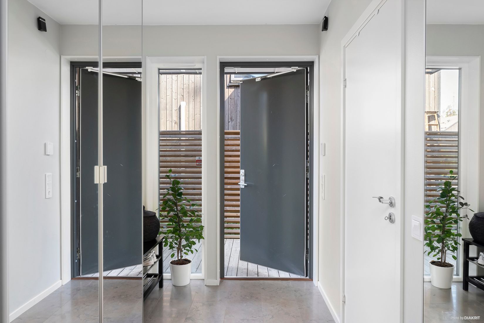 Radhus, Lunnarevägen 37B, Länna, Huddinge