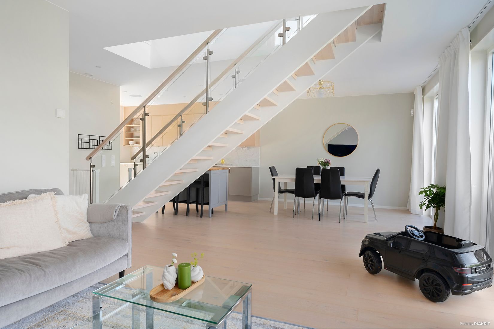 Radhus, Lunnarevägen 37B, Länna, Huddinge