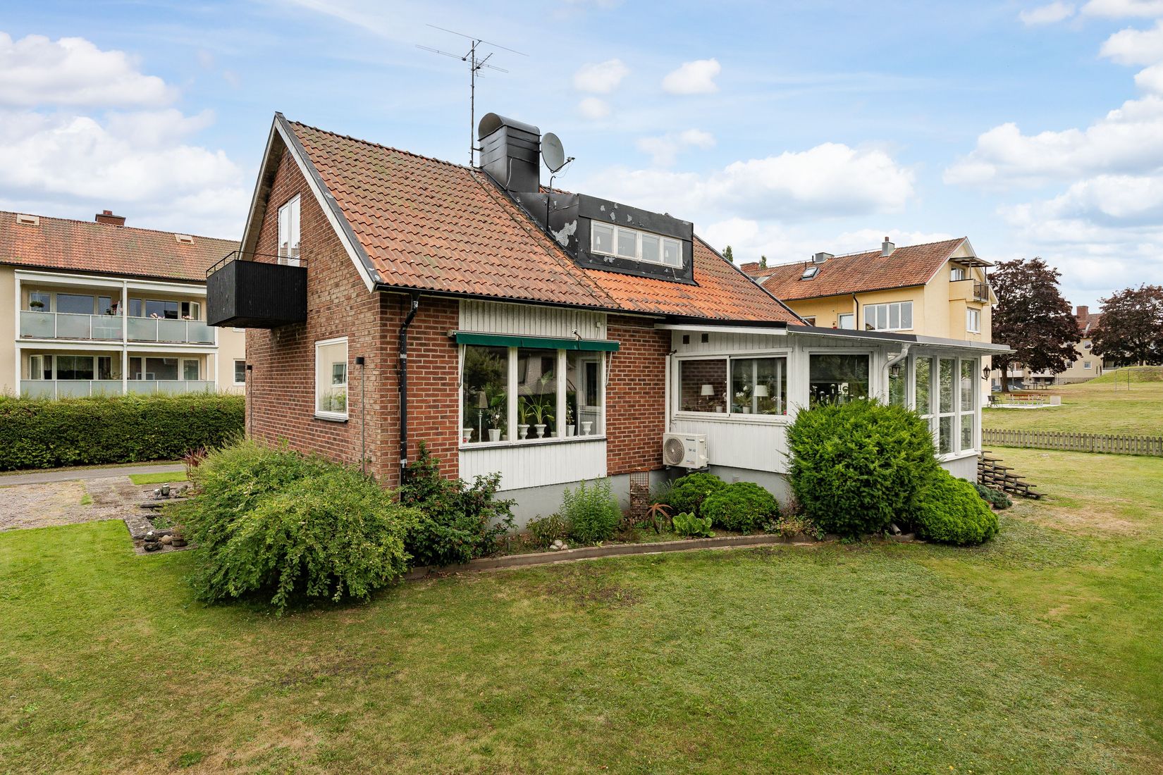 Villa, Sköttningsvägen 1, Centrum, Falköping