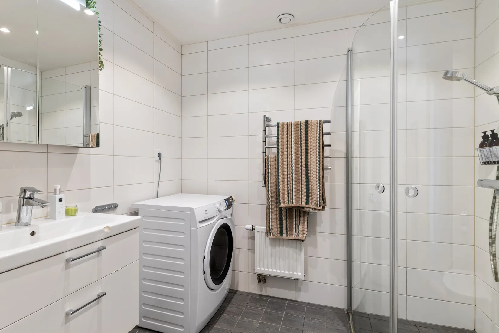 Bostadsrätt, Hägerneholmsvägen 8B, 2tr, Hägerneholm, Arninge, Täby