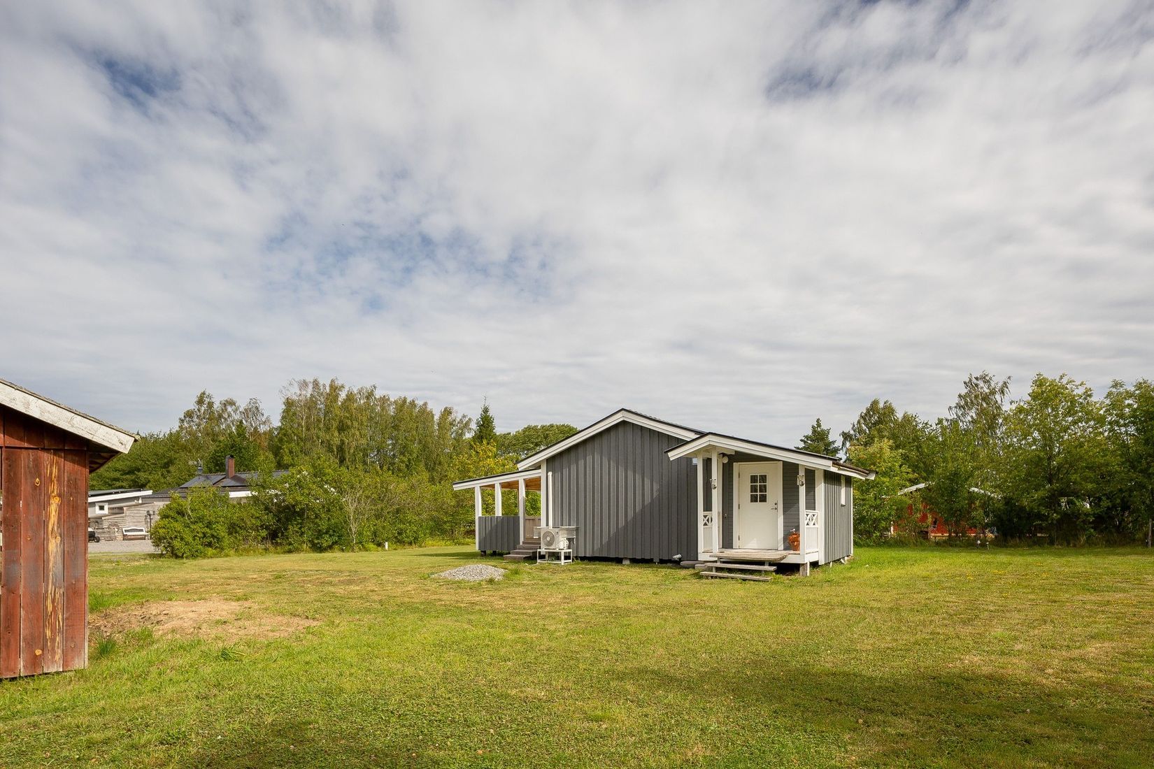 Villa, Norra Kedum Smörblomman 3, Marbogården, Lidköping