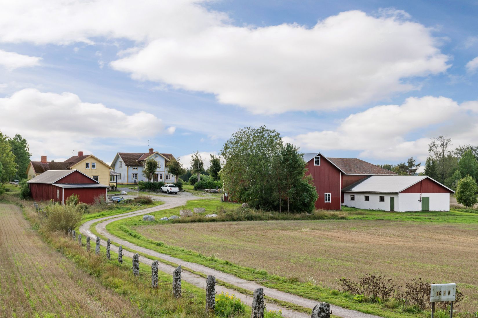 Gård/Skog, Ösbyvägen 8 & 10, Roslags-Bro, Norrtälje