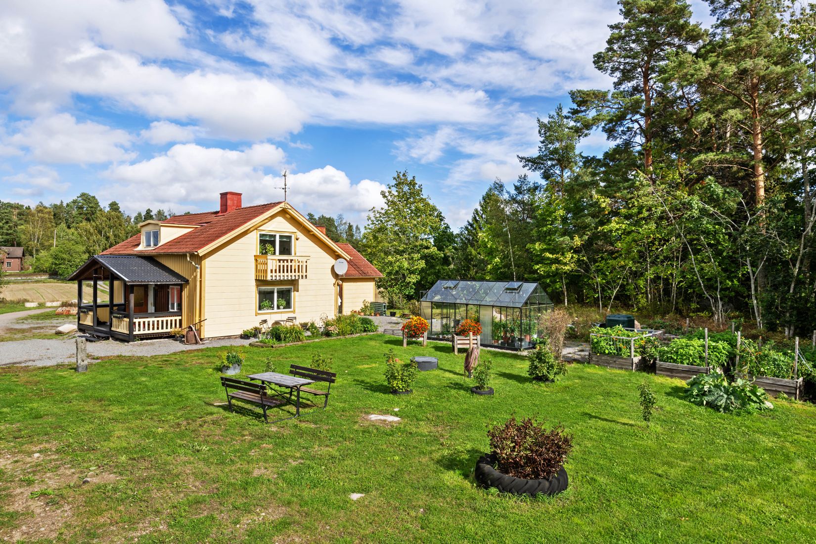 Gård/Skog, Ösbyvägen 8 & 10, Roslags-Bro, Norrtälje