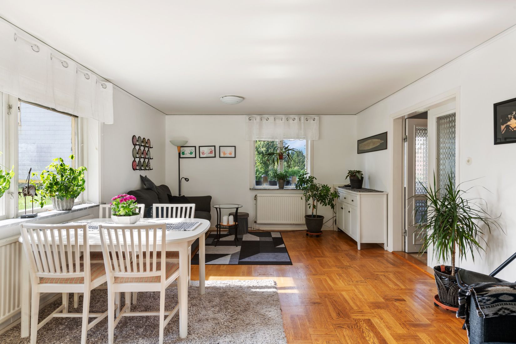 Gård/Skog, Ösbyvägen 8 & 10, Roslags-Bro, Norrtälje