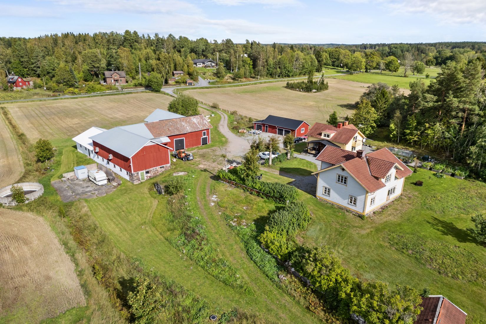 Gård/Skog, Ösbyvägen 8 & 10, Roslags-Bro, Norrtälje