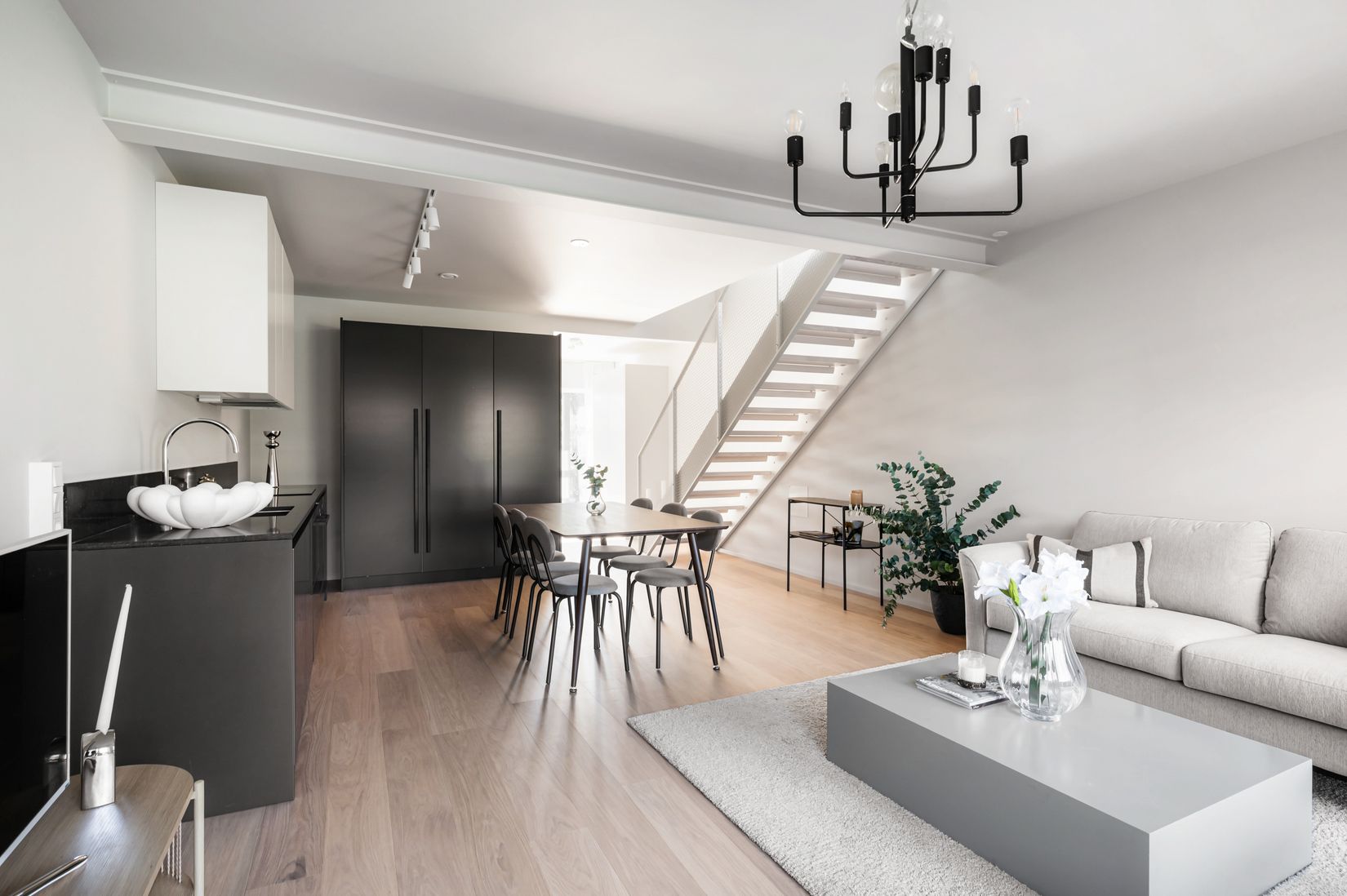 Radhus, Assurs väg 30, Bro Mälarstad, Upplands-Bro