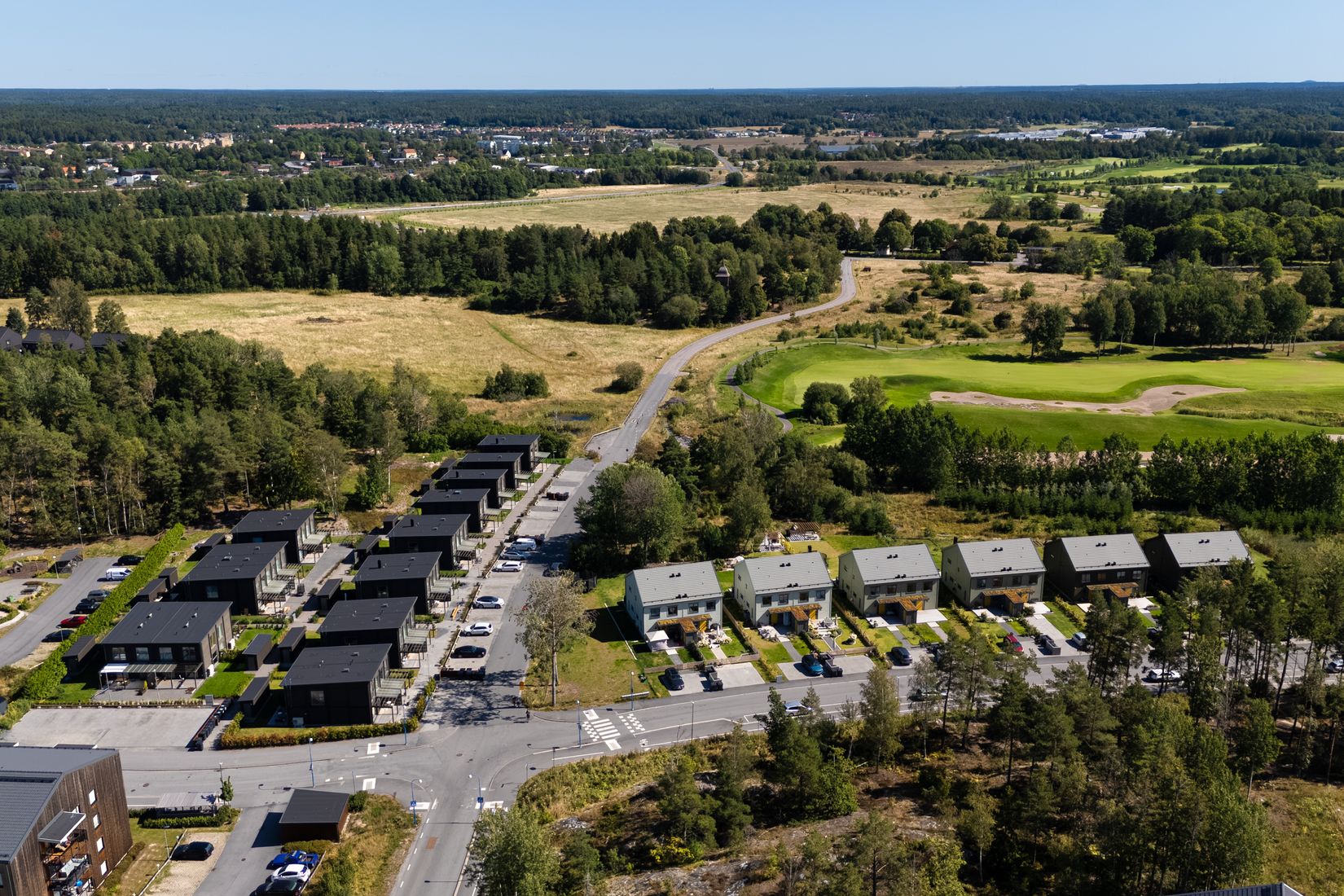 Radhus, Assurs väg 30, Bro Mälarstad, Upplands-Bro