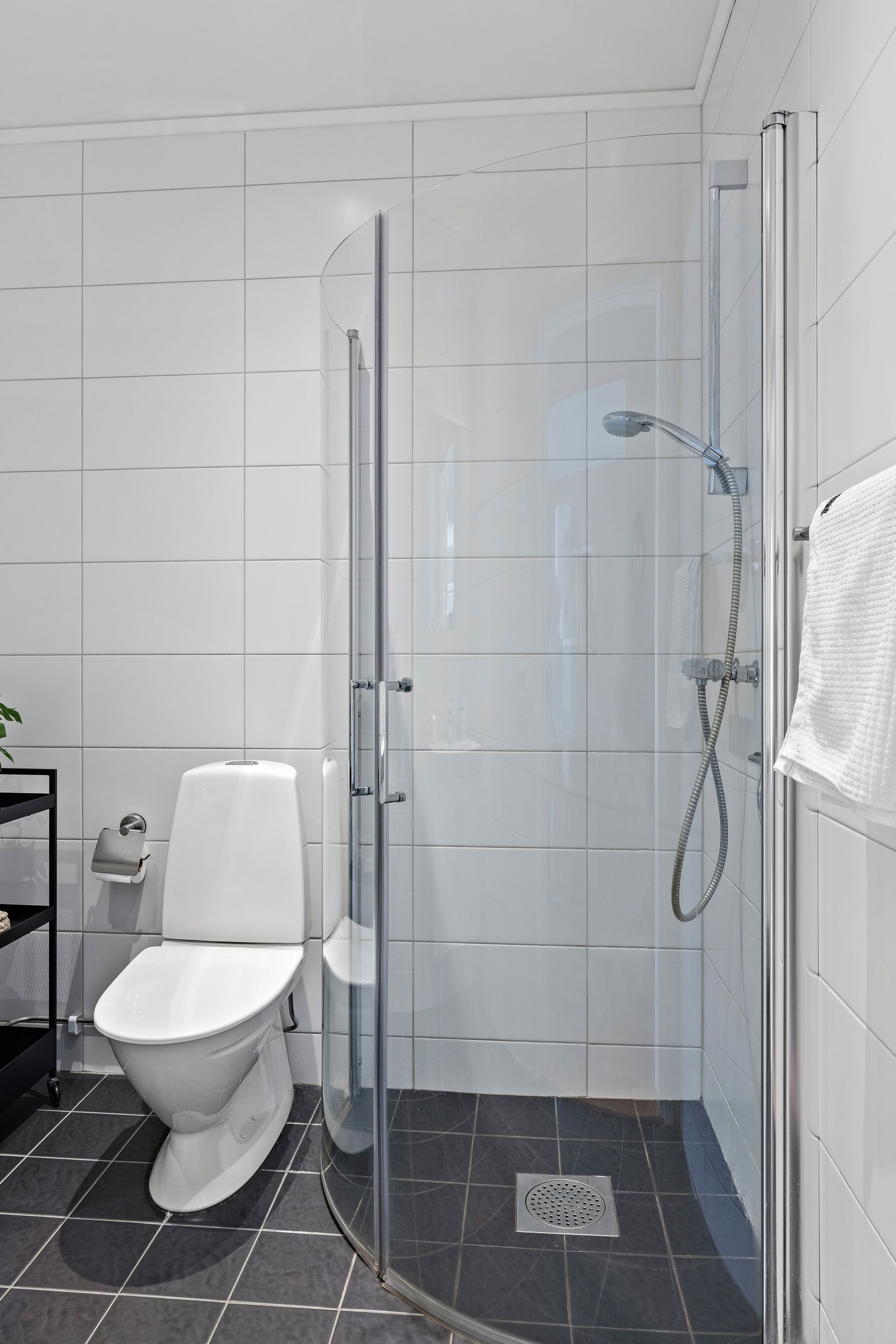 Bostadsrätt, Radhus, Klockarebovägen 36, Bålsta Frösundavik, Håbo