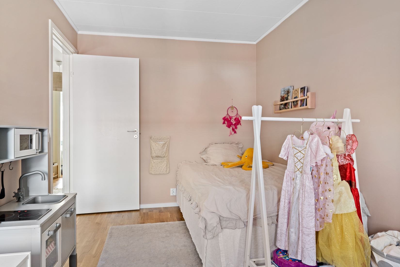 Bostadsrätt, Radhus, Klockarebovägen 36, Bålsta Frösundavik, Håbo