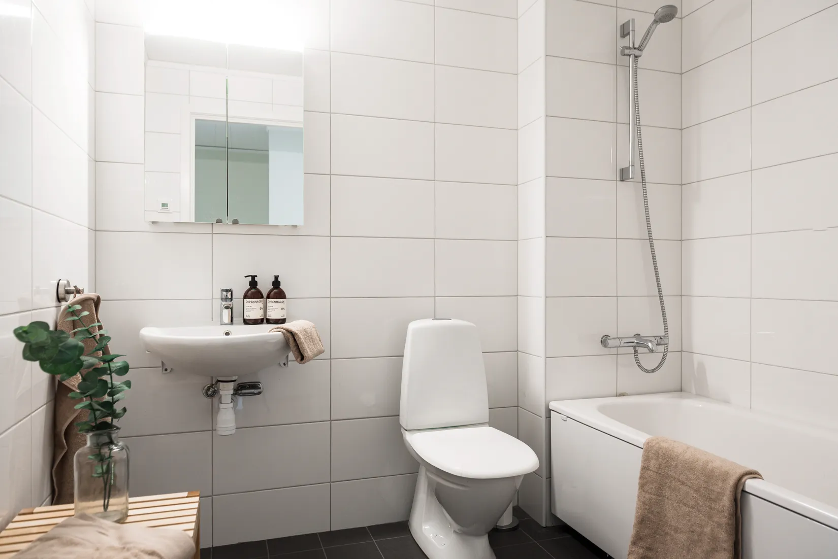 Radhus, Granbacksvägen 25, Bålsta Frösundavik, Håbo