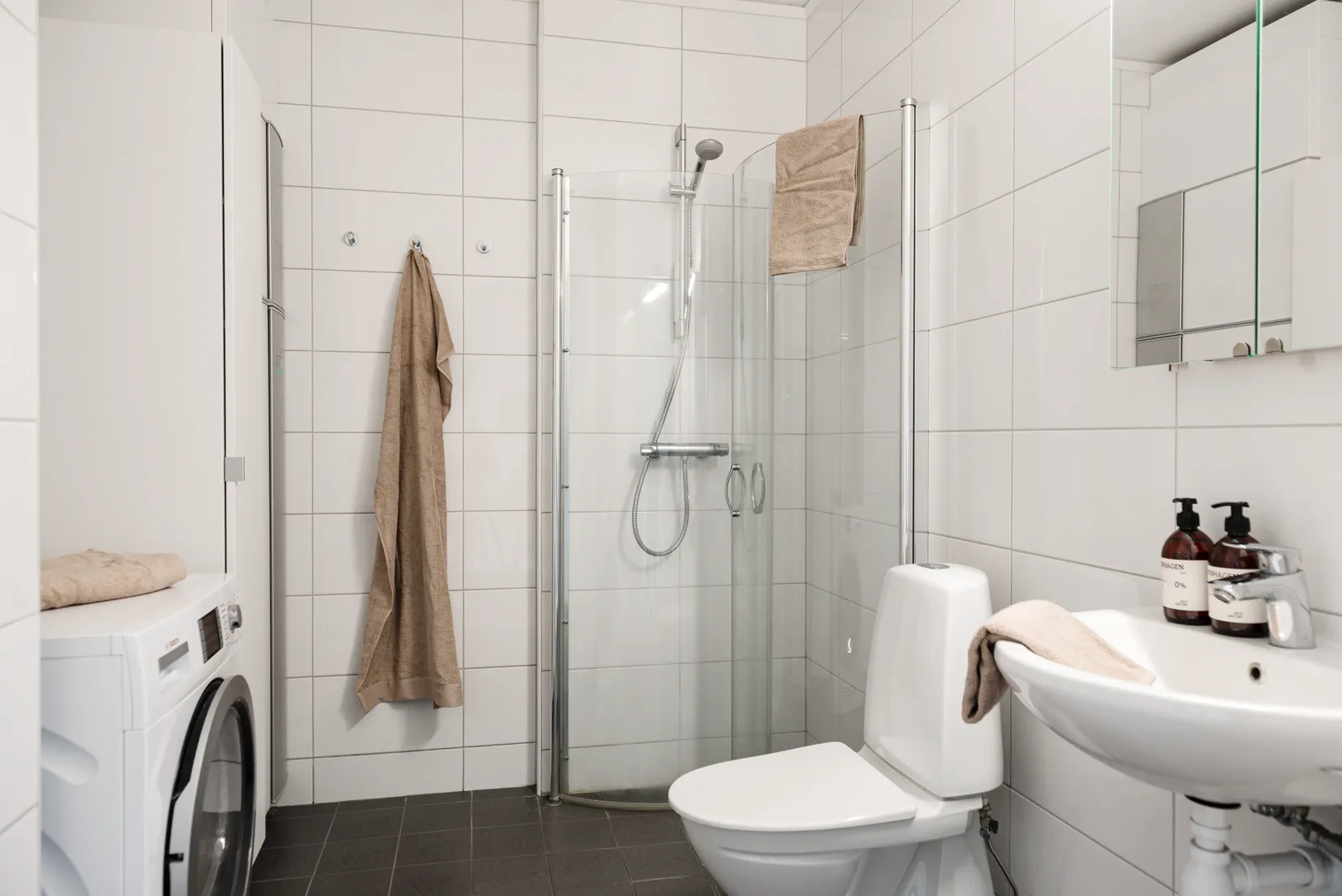 Radhus, Granbacksvägen 25, Bålsta Frösundavik, Håbo