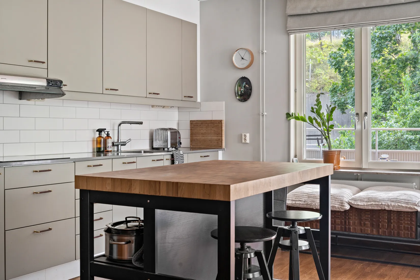 Bostadsrätt, Sandhamnsgatan 32, 4 tr, Gärdet, Stockholm