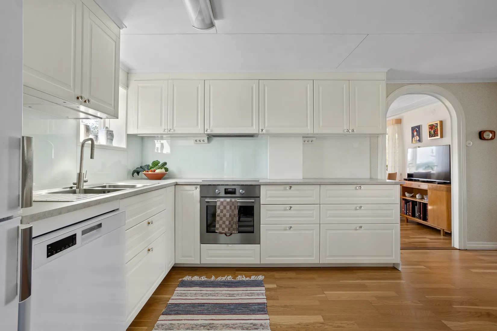 Villa, Hovgården Klockargården 7, Adelsö, Ekerö